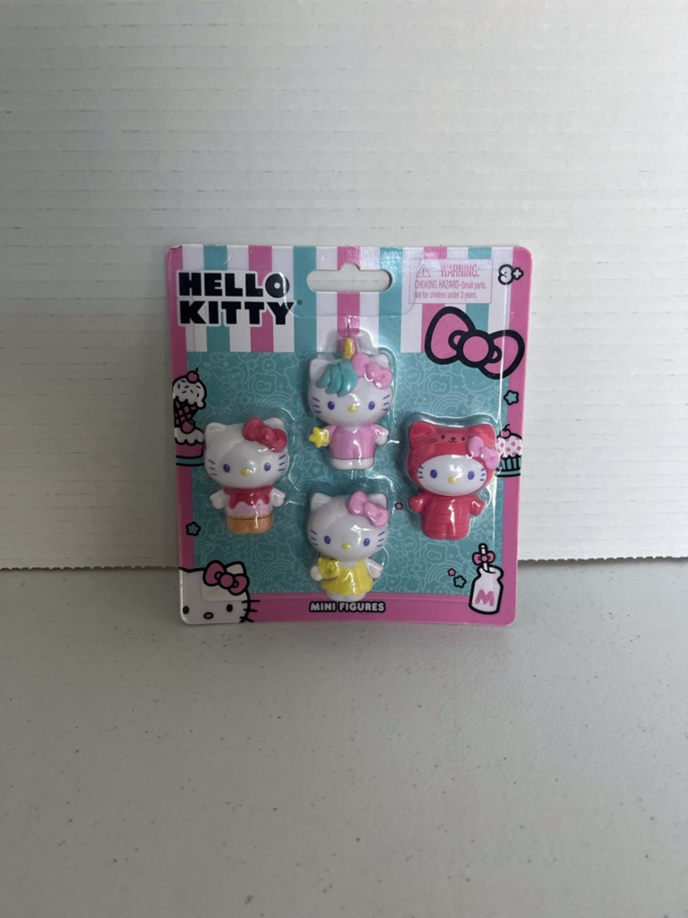 Hello Kitty Mini Figures Set -T